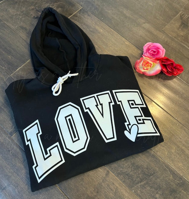 LOVE Tee